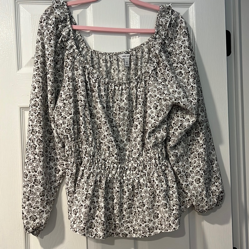 Nine West Gray and White Floral Blouse